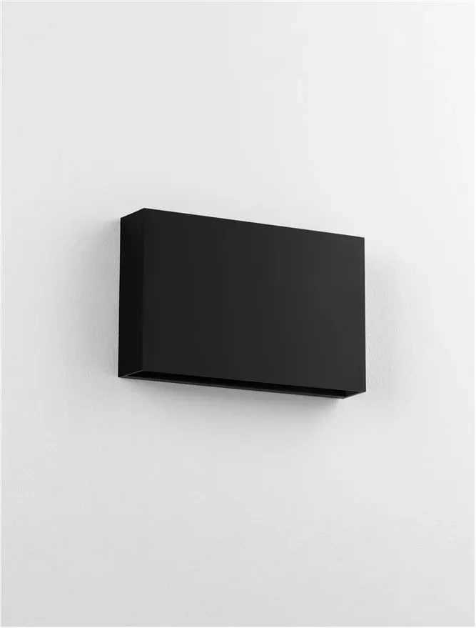 Aplică exterior YOKO LED 7 W, 220-240 V, 374 lm, 3000K, IP65, policarbonat și acril 3